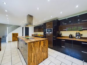 Kitchen- click for photo gallery